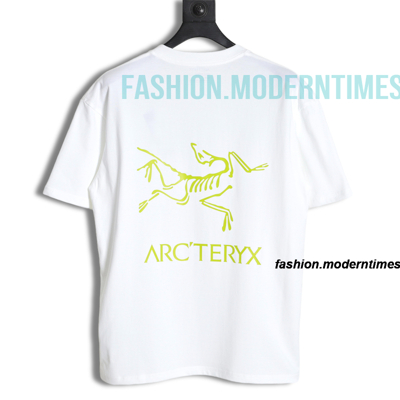 Arc Teryx - Large Logo Printed Short Sleeve T-shirt On The Back Arc Teryx - Large Logo Printed Short Sleeve T-shirt On The Back
